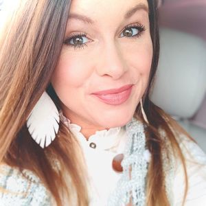 Meet your Posher, April